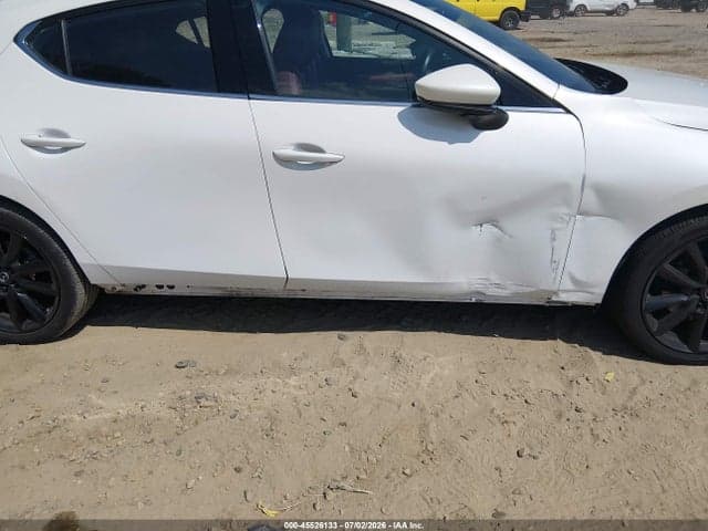 2022 MAZDA MAZDA3 PREMIUM 20