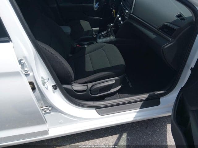 2020 HYUNDAI ELANTRA SE 5