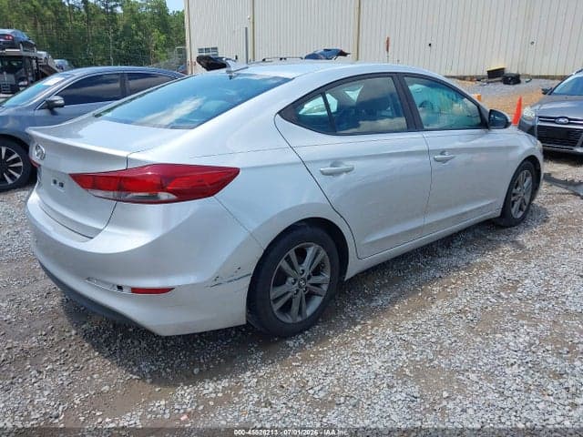 2017 HYUNDAI ELANTRA SE 4