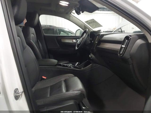 2024 VOLVO XC40 B5 ULTIMATE BRIGHT THEME 6