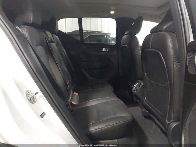 2024 VOLVO XC40 B5 ULTIMATE BRIGHT THEME 9