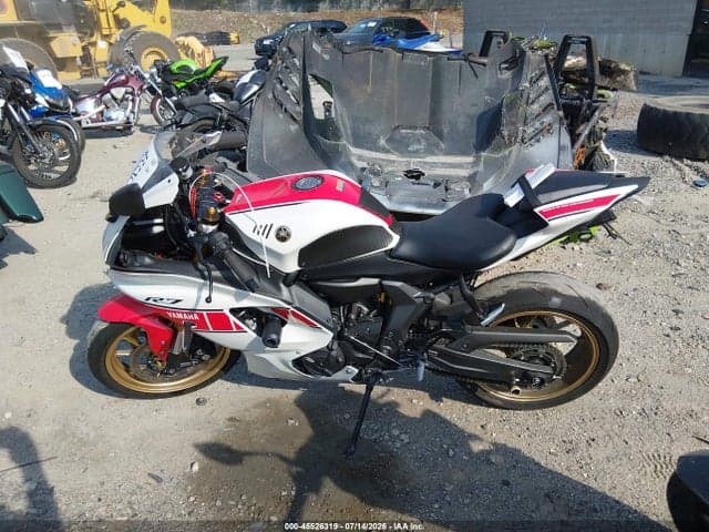 2022 YAMAHA YZFR7 13