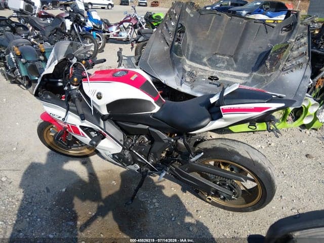 2022 YAMAHA YZFR7 3