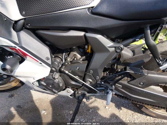 2022 YAMAHA YZFR7 9