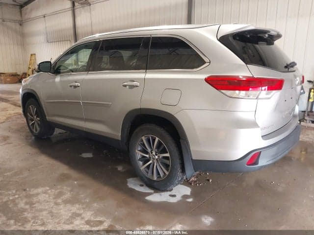 2019 TOYOTA HIGHLANDER XLE 3