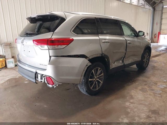 2019 TOYOTA HIGHLANDER XLE 4