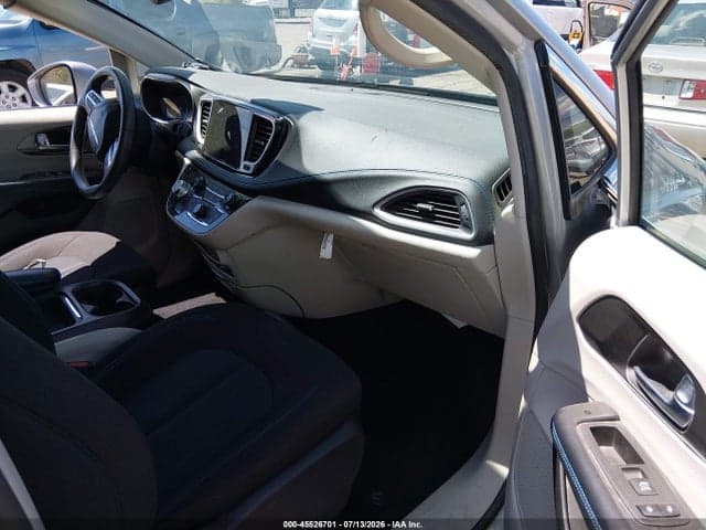 2021 CHRYSLER PACIFICA TOURING 5