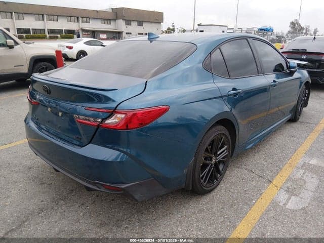 2026 TOYOTA CAMRY SE 4