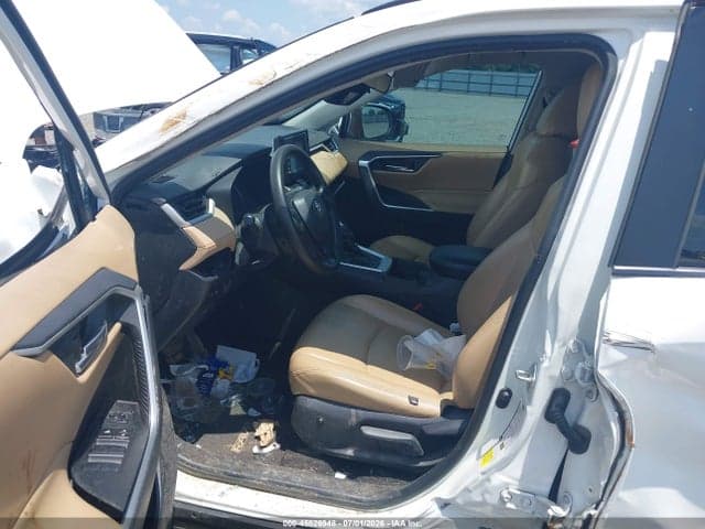 2019 TOYOTA RAV4 XLE 14