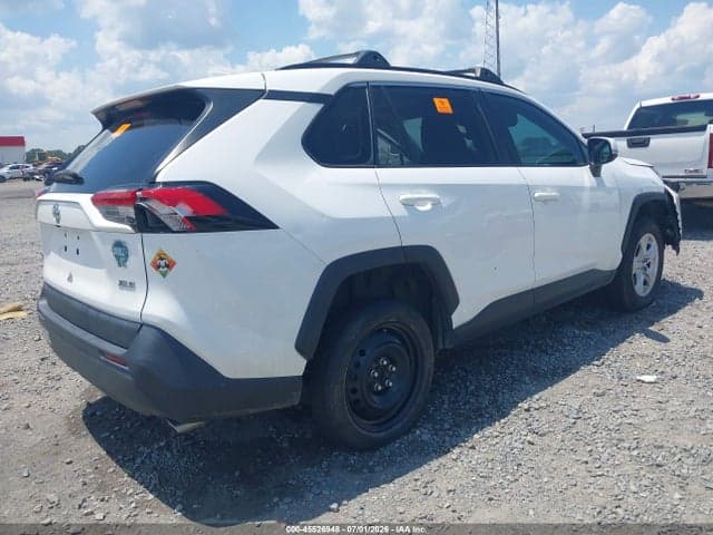 2019 TOYOTA RAV4 XLE 17
