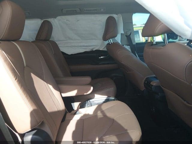 2025 TOYOTA GRAND HIGHLANDER PLATINUM 8