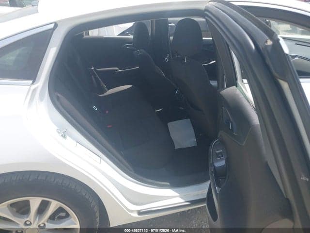 2017 CHEVROLET MALIBU 1LT 8