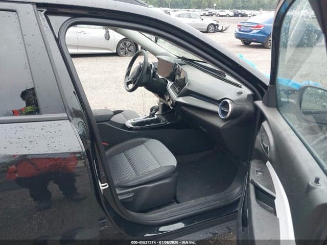 2025 CHEVROLET TRAX FWD LT 5