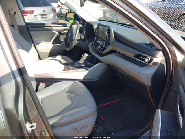 2021 TOYOTA HIGHLANDER XLE 5