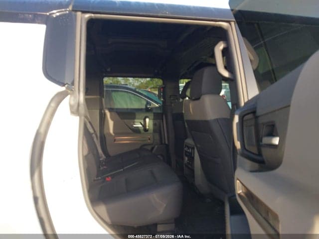 2025 GMC HUMMER EV SUV 3X E4WD 8