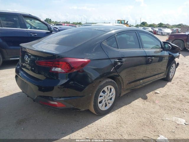 2020 HYUNDAI ELANTRA SE 4
