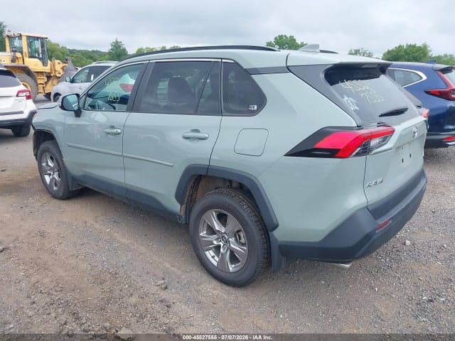 2023 TOYOTA RAV4 XLE 3