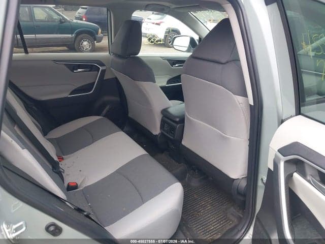 2023 TOYOTA RAV4 XLE 8