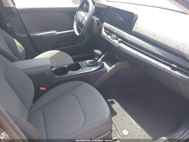 2025 KIA K4 LXS 5