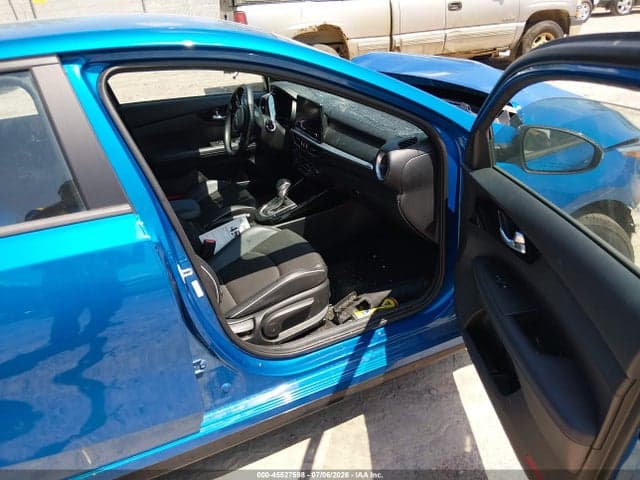 2022 KIA FORTE GT-LINE 5