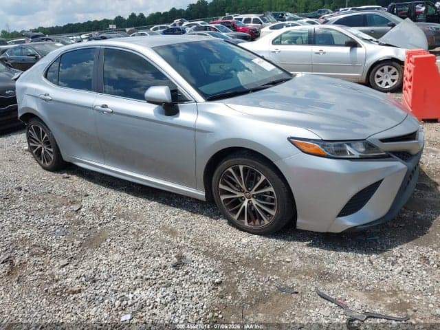 2019 TOYOTA CAMRY SE 1