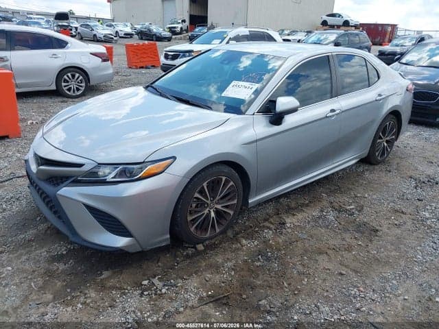 2019 TOYOTA CAMRY SE 2