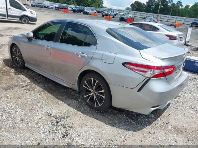 2019 TOYOTA CAMRY SE 3