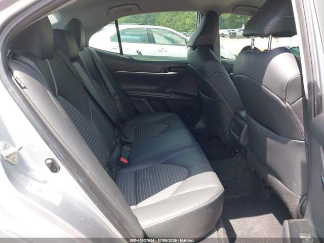 2019 TOYOTA CAMRY SE 8