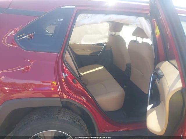 2025 TOYOTA RAV4 XLE 8