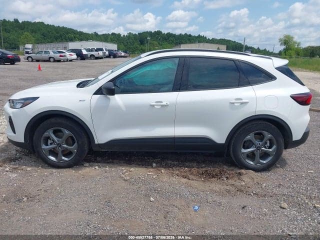 2026 FORD ESCAPE ST-LINE 14