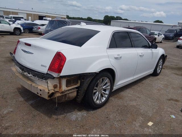 2017 CHRYSLER 300 LIMITED 4
