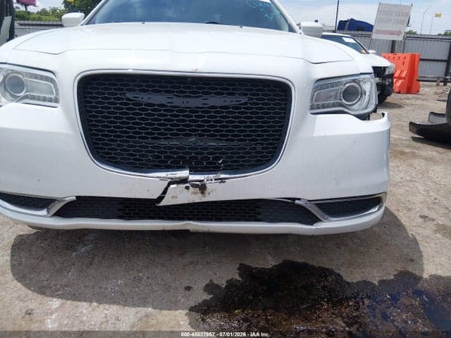 2017 CHRYSLER 300 LIMITED 6