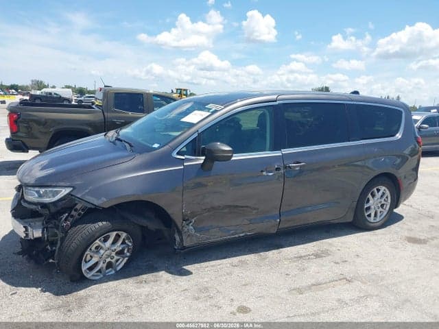 2023 CHRYSLER PACIFICA TOURING L 6