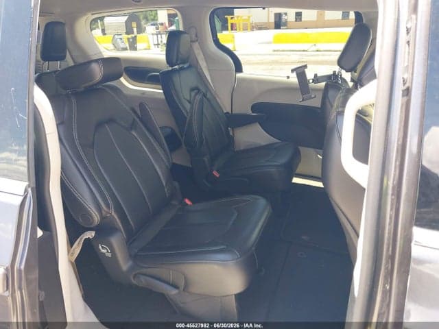 2023 CHRYSLER PACIFICA TOURING L 8
