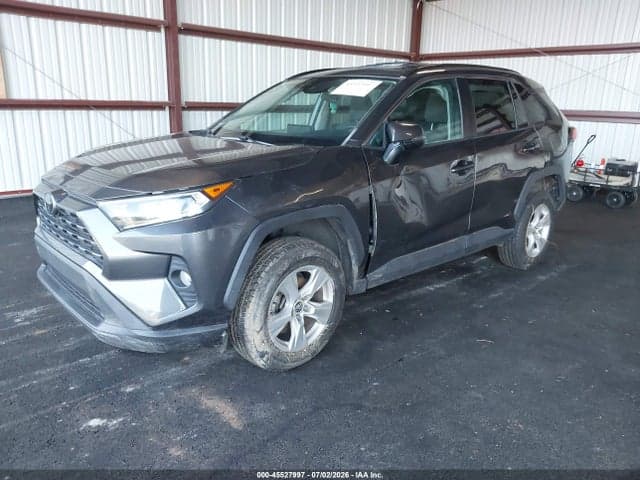 2020 TOYOTA RAV4 XLE 2