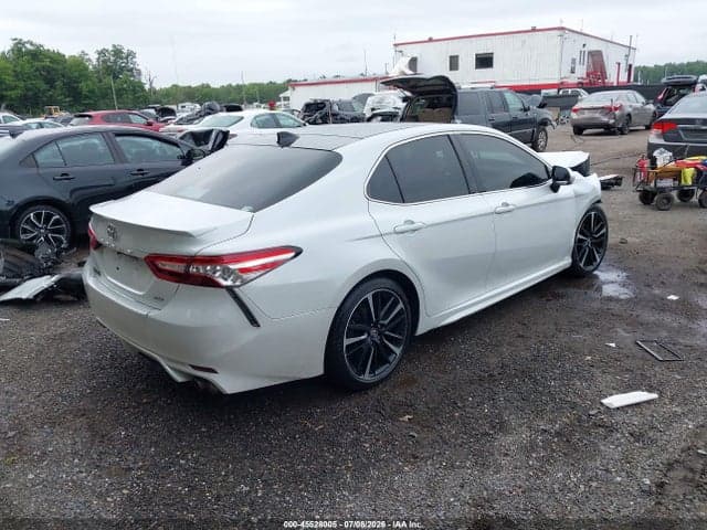 2020 TOYOTA CAMRY XSE 4