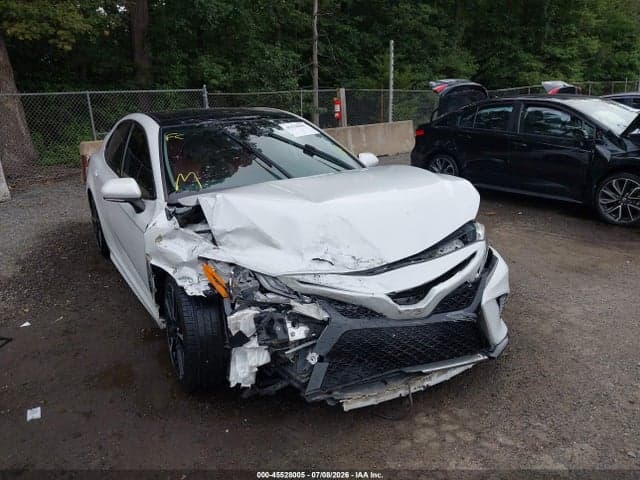 2020 TOYOTA CAMRY XSE 6