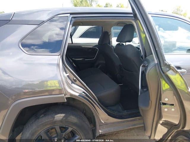 2022 TOYOTA RAV4 LE 8