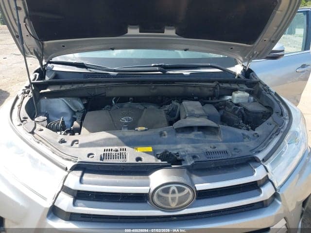 2017 TOYOTA HIGHLANDER XLE 10