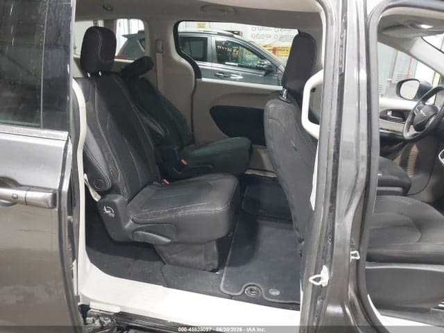 2022 CHRYSLER VOYAGER LX 8