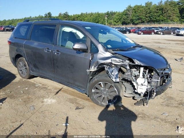 2018 TOYOTA SIENNA LIMITED PREMIUM 7 PASSENGER