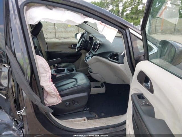 2019 CHRYSLER PACIFICA TOURING L PLUS 5