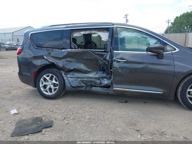 2019 CHRYSLER PACIFICA TOURING L PLUS 6