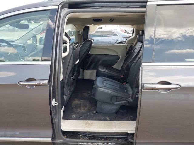 2019 CHRYSLER PACIFICA TOURING L PLUS 8