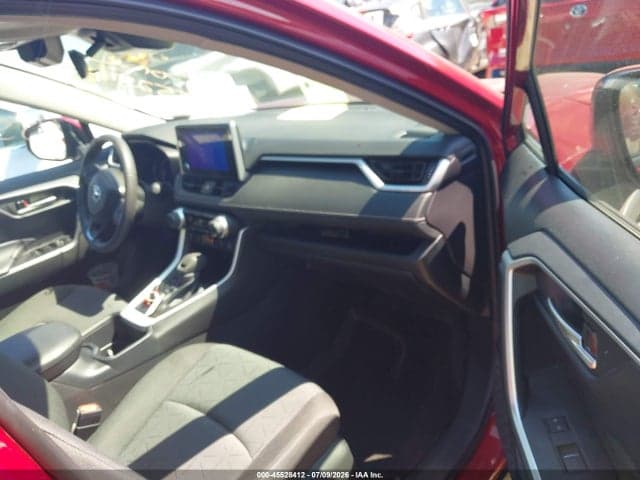 2025 TOYOTA RAV4 XLE 5