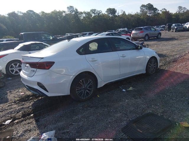 2024 KIA FORTE GT-LINE 4