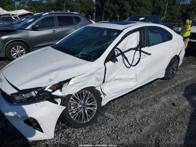 2024 KIA FORTE GT-LINE 6