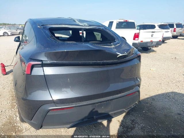 2026 TESLA MODEL Y 15