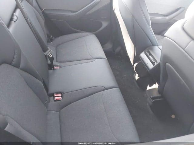 2026 TESLA MODEL Y 8