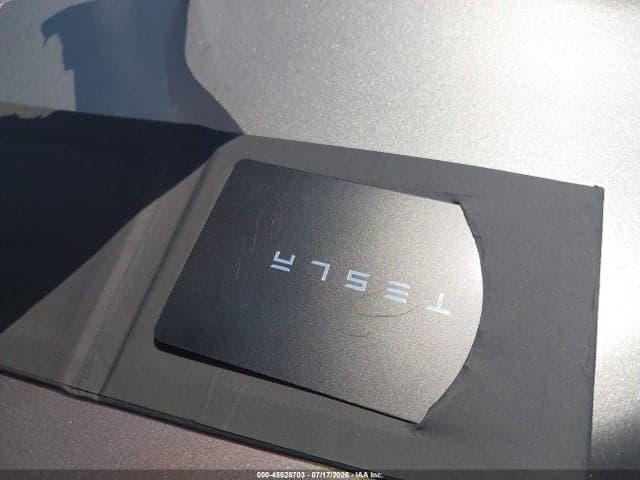 2026 TESLA MODEL Y 10